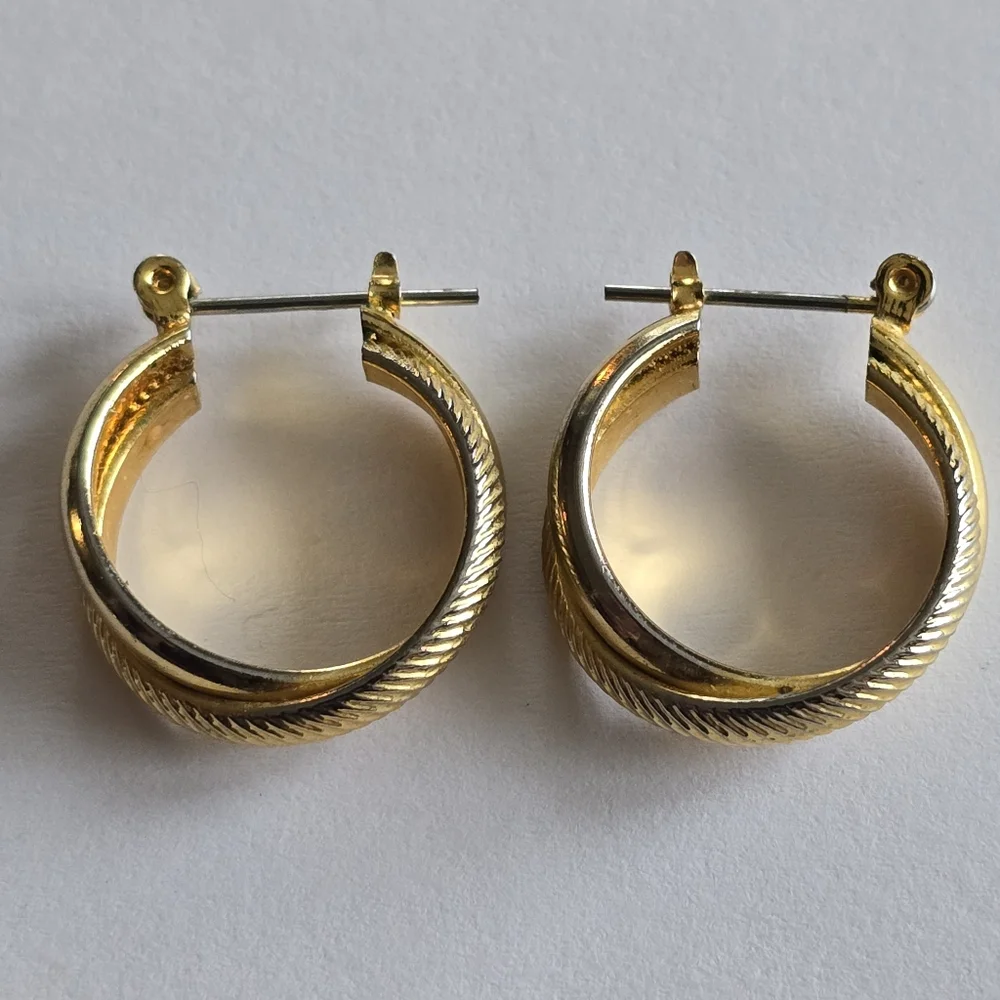 Vintage hoop earrings gold tone criss cross design crisscross hoops classic